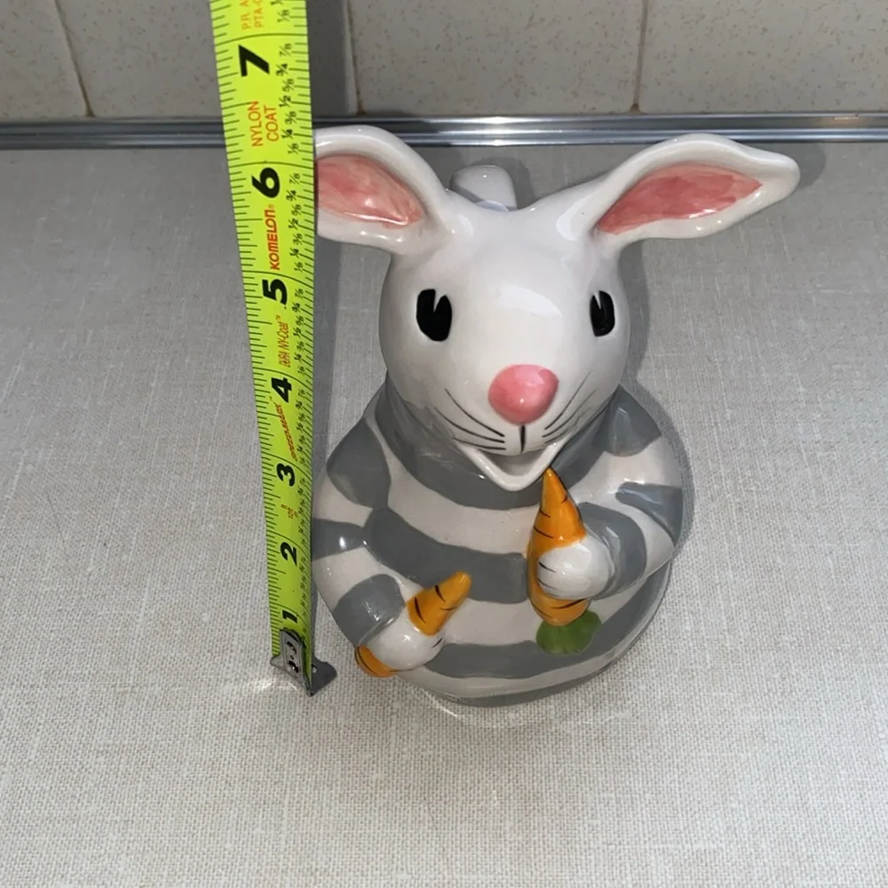 Blue Sky 2018 Easter BUNNY Rabbit‎ Creamer Easter carrots